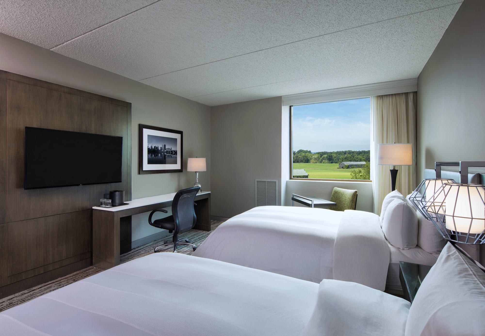 Marriott Hartford/Windsor Airport Hotel Room photo